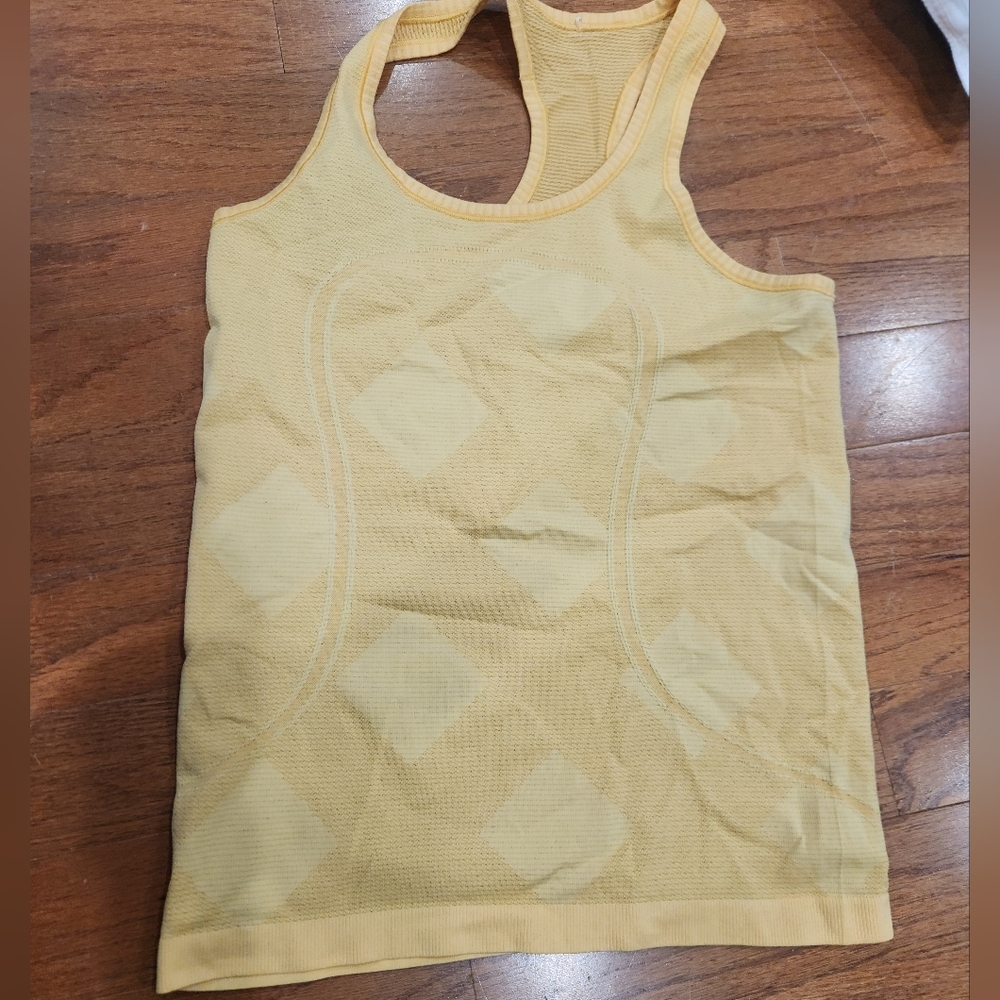 Lululemon tank